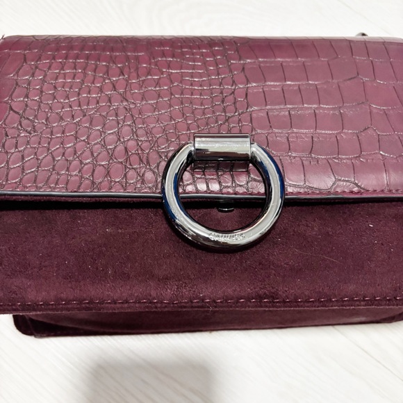Elegant Croc-Embossed Suede Crossbody Burgundy Flap Ring Hardware 2 Straps - Picture 2 of 16